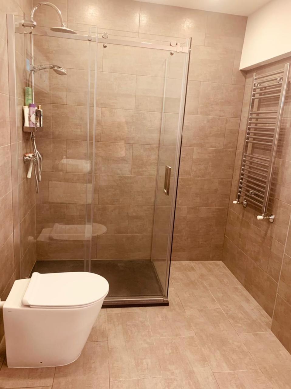 Seeblickwohnung Sirmione - Fronte Lago Mit Privatsteg Bagian luar foto
