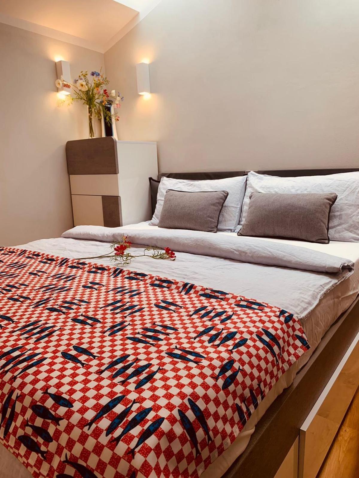 Seeblickwohnung Sirmione - Fronte Lago Mit Privatsteg Bagian luar foto